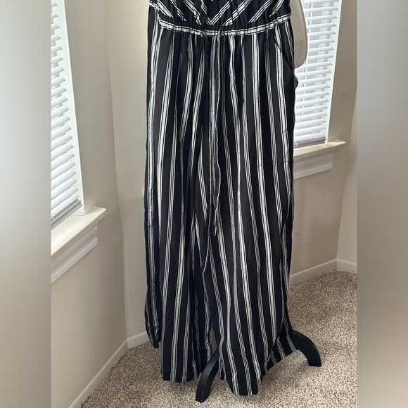 GAP Chevron Print V-Neck Wide-Leg Capri Romper Black & White Striped Size S Tall - Picture 8 of 14
